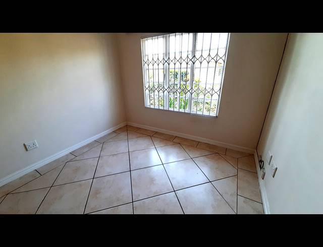 2 BEDROOM TOWNHOUSE TO LET IN SOMERSET PARK